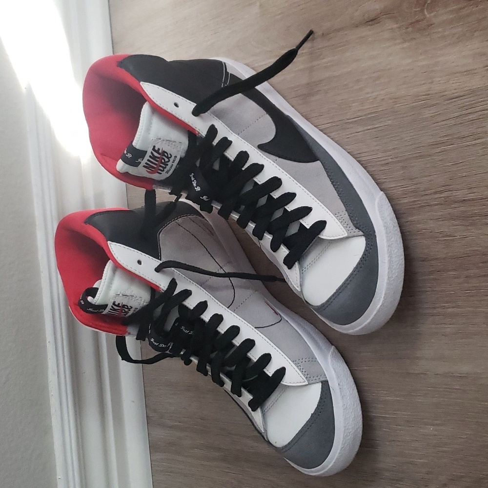 Nike Blazer Mid Sneakers